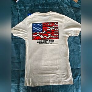 Columbia T shirt